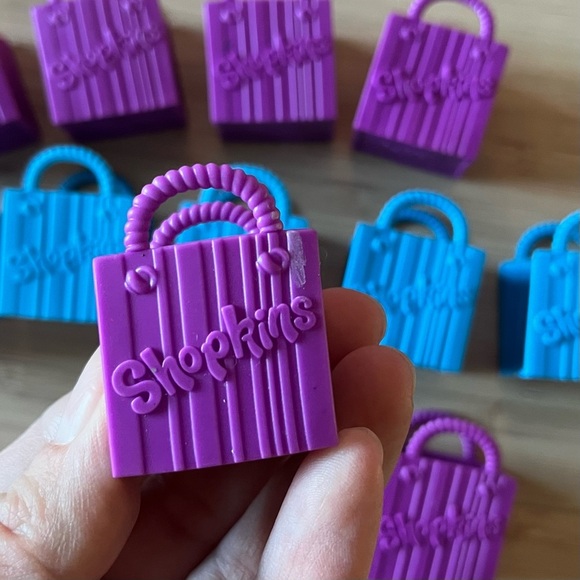 Shopkins Shopping Bags Lot, 16 total. Purple and Blue - Picture 2 of 4